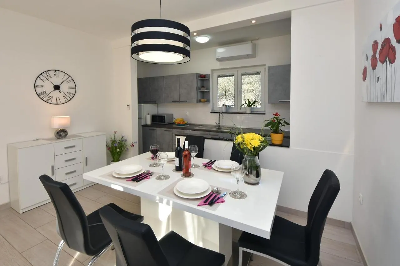 Greenvine Apartment Zadar 0*,