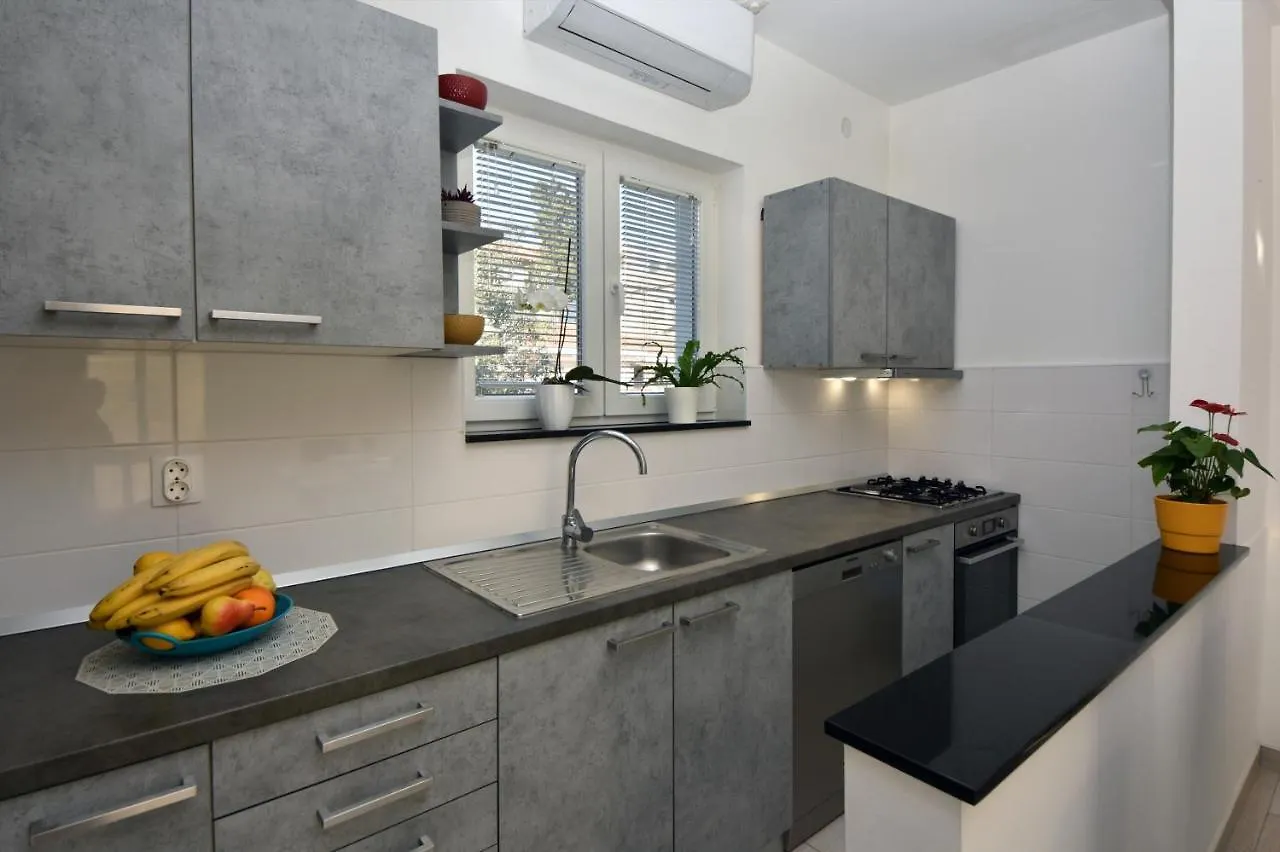 Greenvine Apartment Zadar 0*,